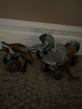 Vintage Metal/Leather Dominion Model 24 Roller Skates - Canada